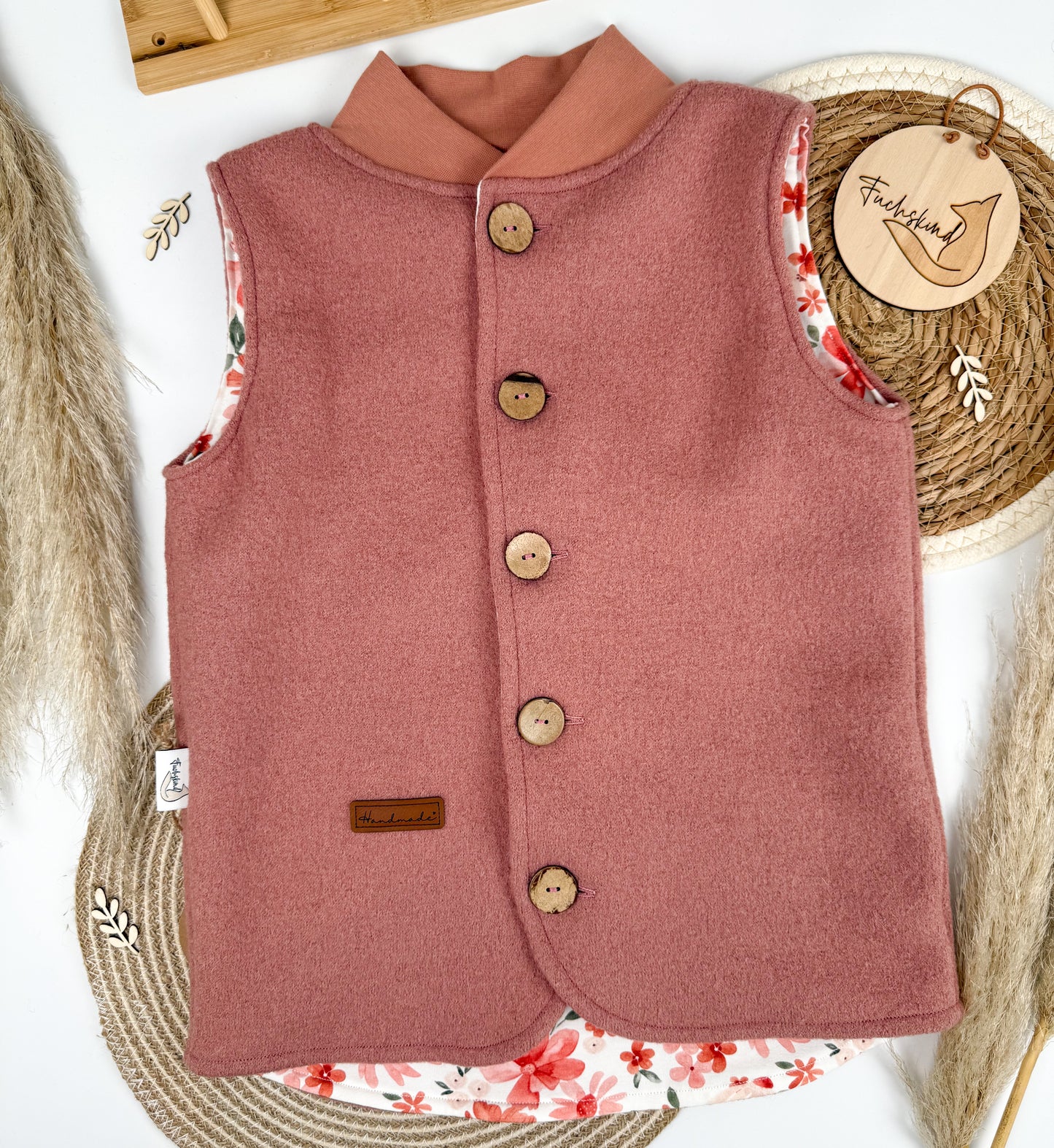 Walkweste Gr. 122 / Bio Baumwolle - 100% Schurwolle / Soft Blush - Rosa Rote Blumen