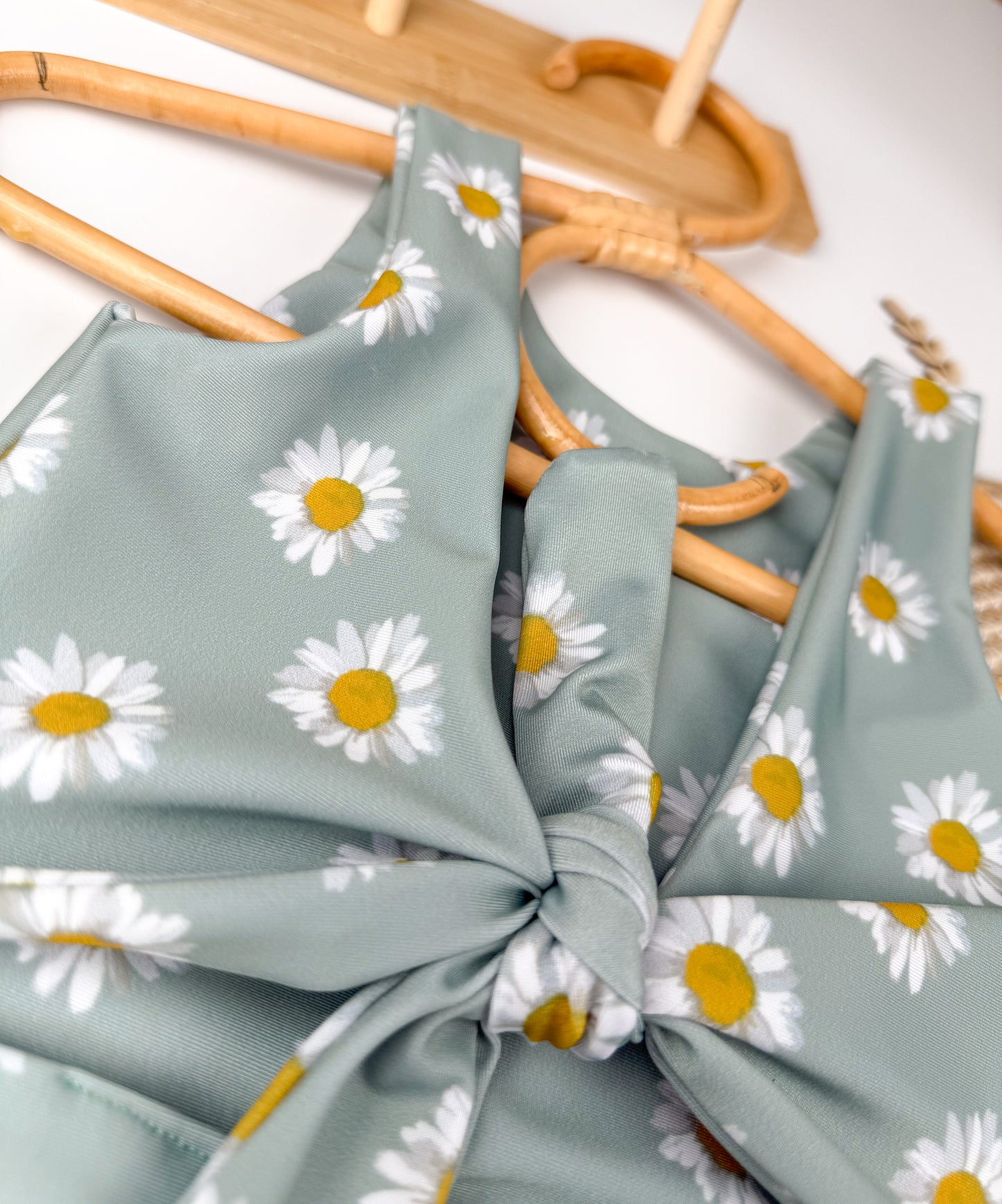 Badeanzug Gr. 98 / Lycra / UPF 50+/ Gänseblümchen mint